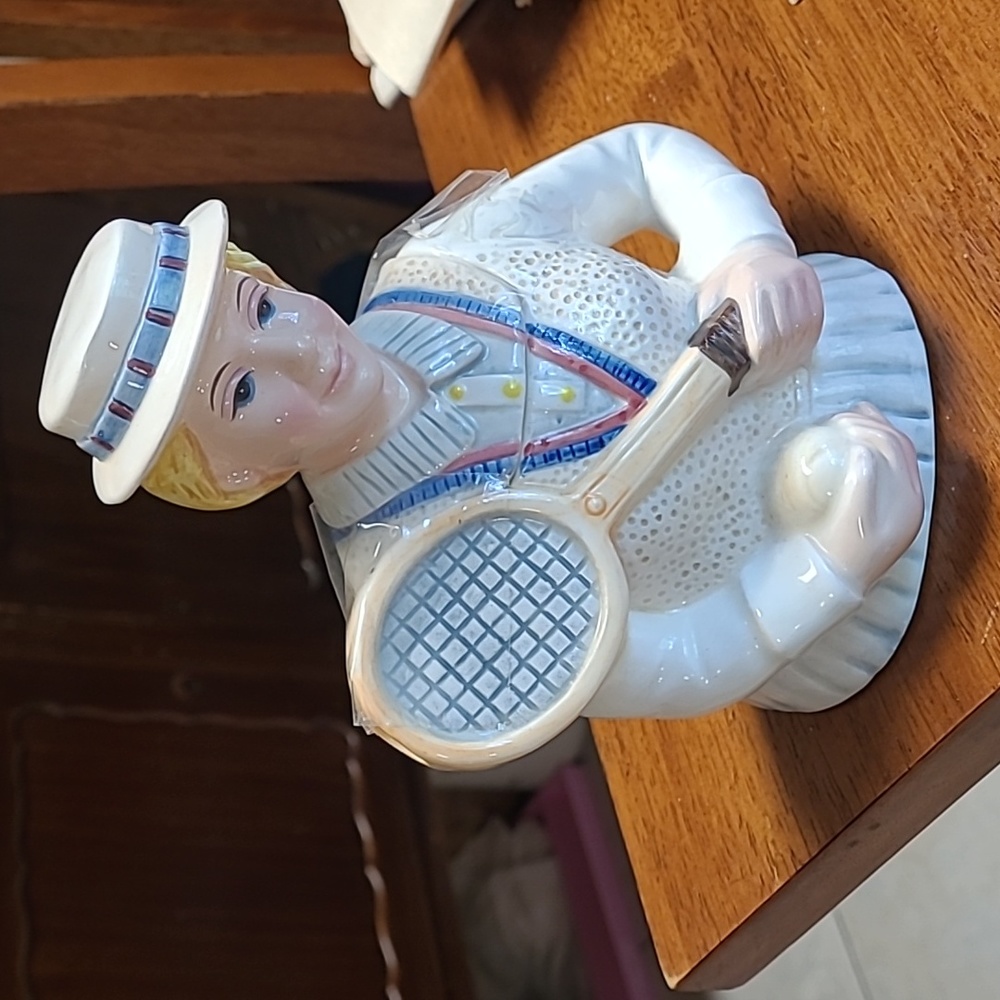 Vintage bustwoman